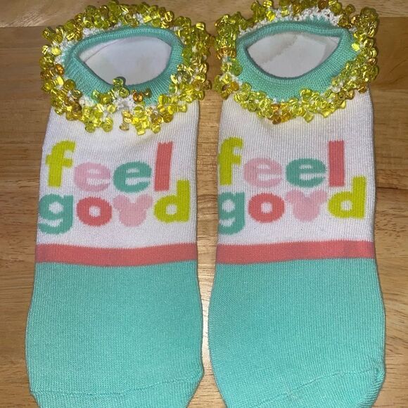 🎀2/$20🎀 Disney Minnie Mouse Feel Good Beaded Socks - Picture 1 of 5